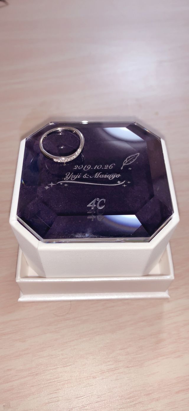 リングケースに刻印して頂きました。デザインが可愛いです！