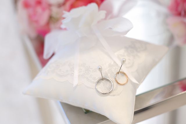 プラチナとピンクゴールドの2色の指輪にしました！