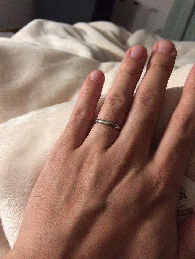 シンプルなリングですが、サイズ感がちょうど良く気にいってます