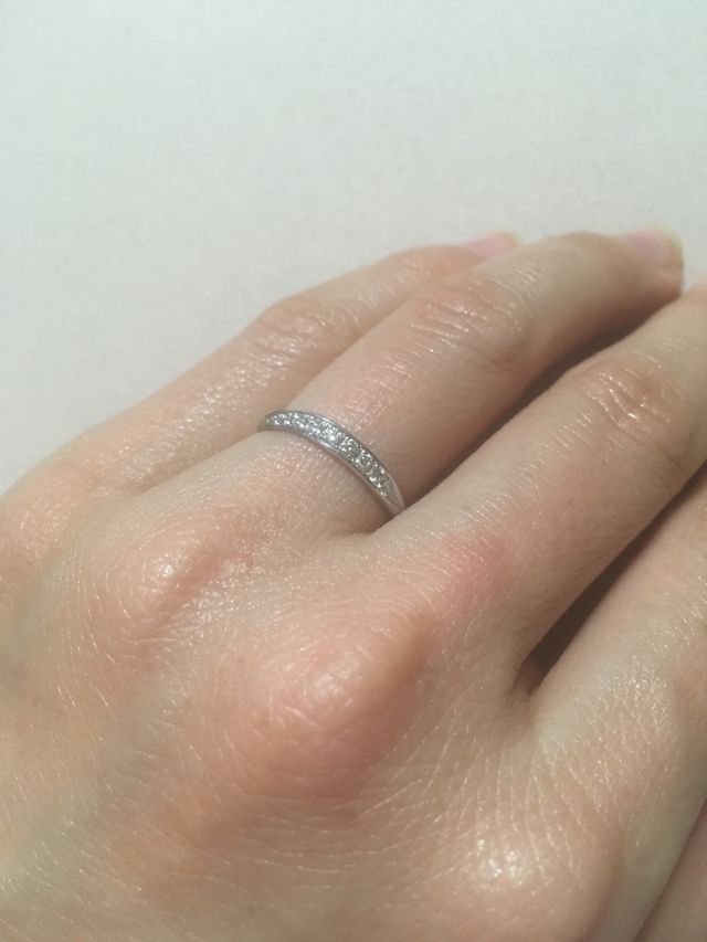 ダイヤが入っていて、はめ方によって感じが変わる。