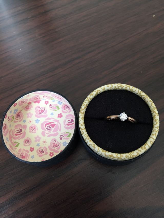 belleモチーフなので容器もバラのデザインです！