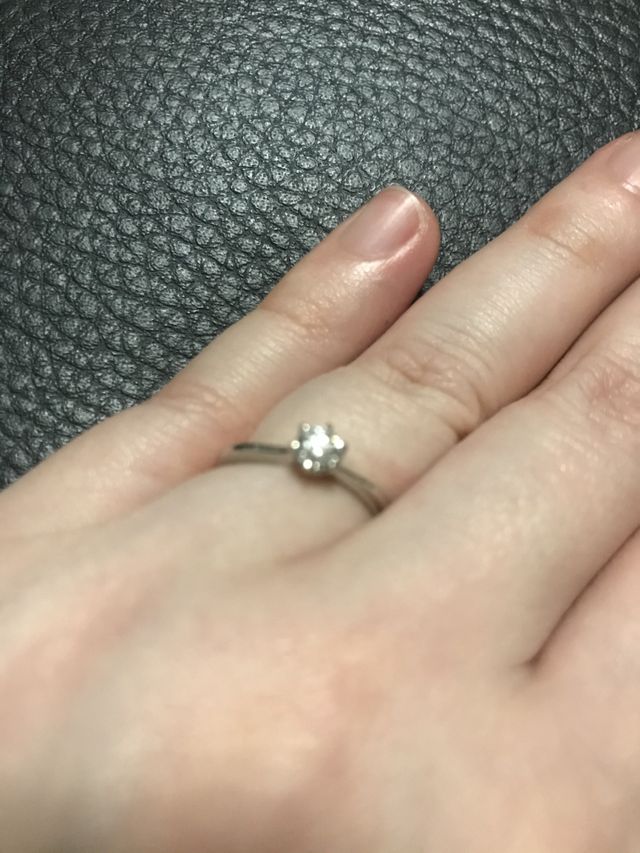 ハートの小窓から、輝きが引き立ちます