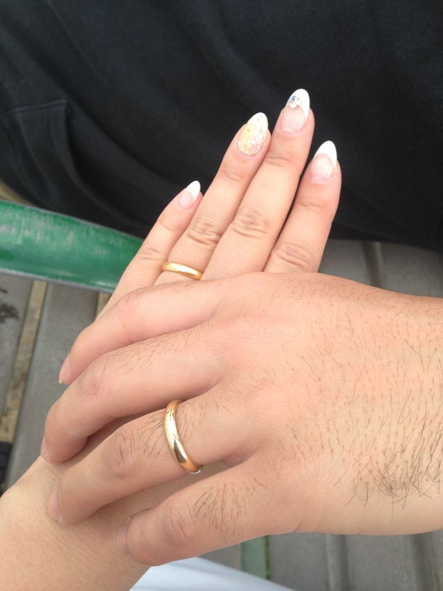 男性にゴールドでもケバケバしくない様に