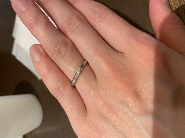 しばらくつけてる状態なので、細かい傷はついてしまってます。