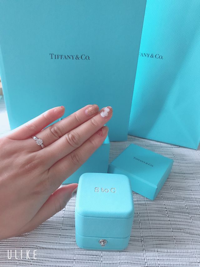 付けた時、箱にはエンボス加工を。