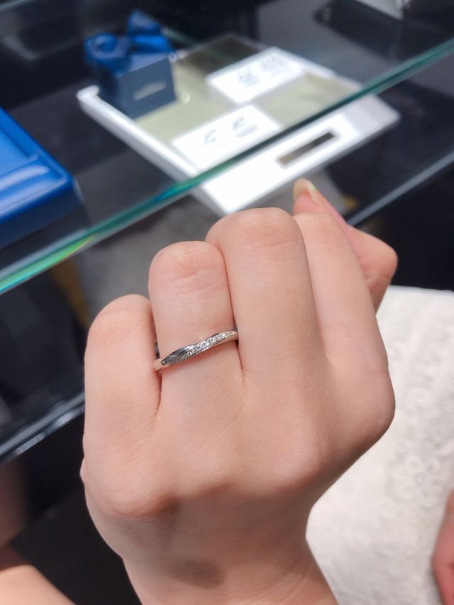 6号を試着。ダイヤ入り。
長時間使用でも指が痛くならない。