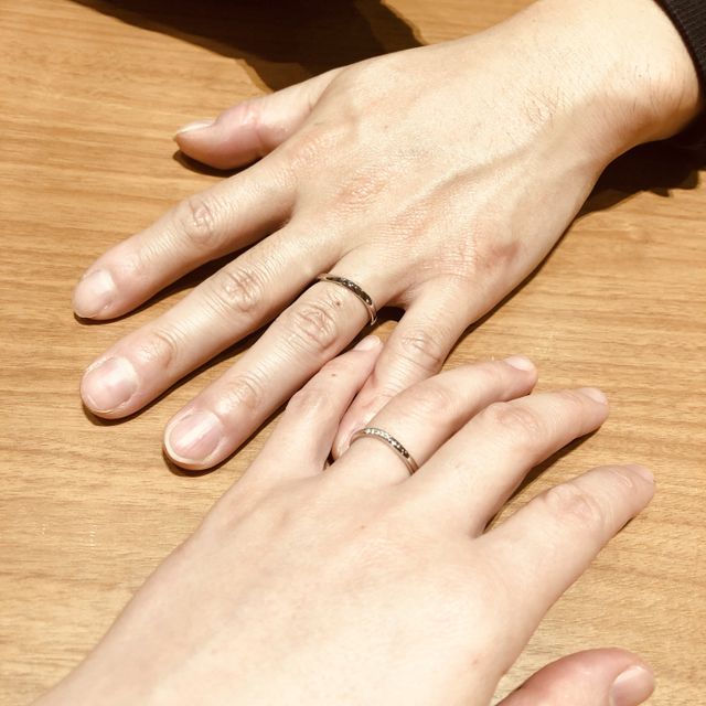 受け取ってすぐに撮影。照明のおかげでより一層輝いています。