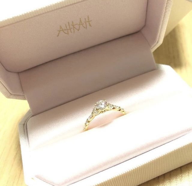購入した婚約指輪ケースと一緒に。