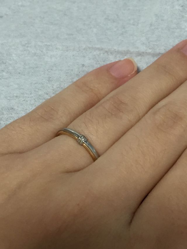 何個か選んだ中で、2色使い、ダイヤも付いていて見た目可愛い