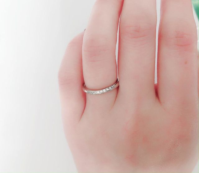 上下からもダイヤが見えるのでいろんな角度からたのしめます♪