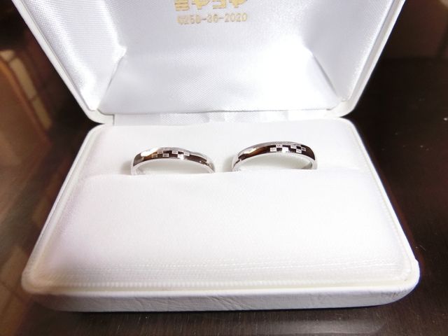 指輪交換する前のピカピカな状態です。