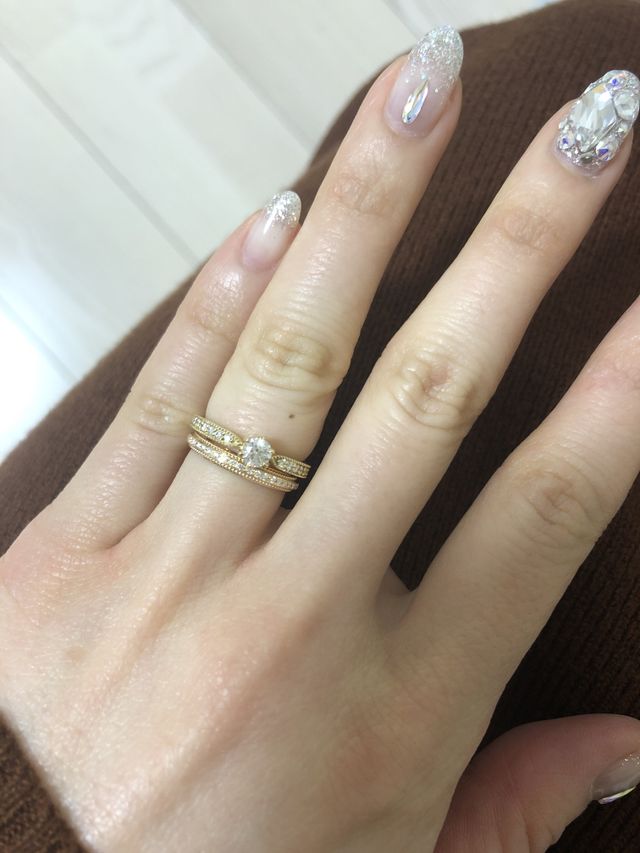 ゴールドです。