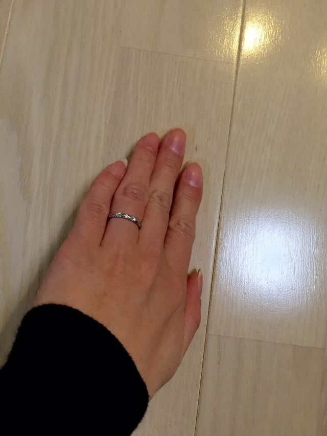 ダイヤが３つ並んでいるのが素敵です。