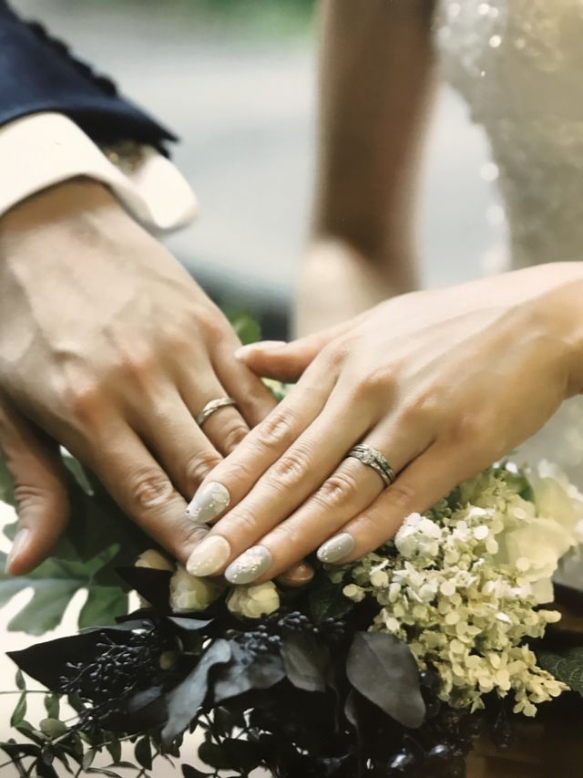 結婚式でカメラマンに撮って頂きました。