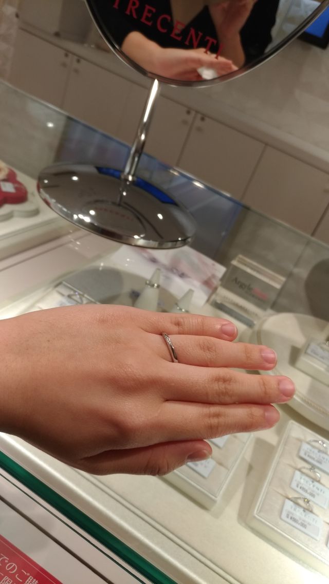 店内で試着したときの一枚です。