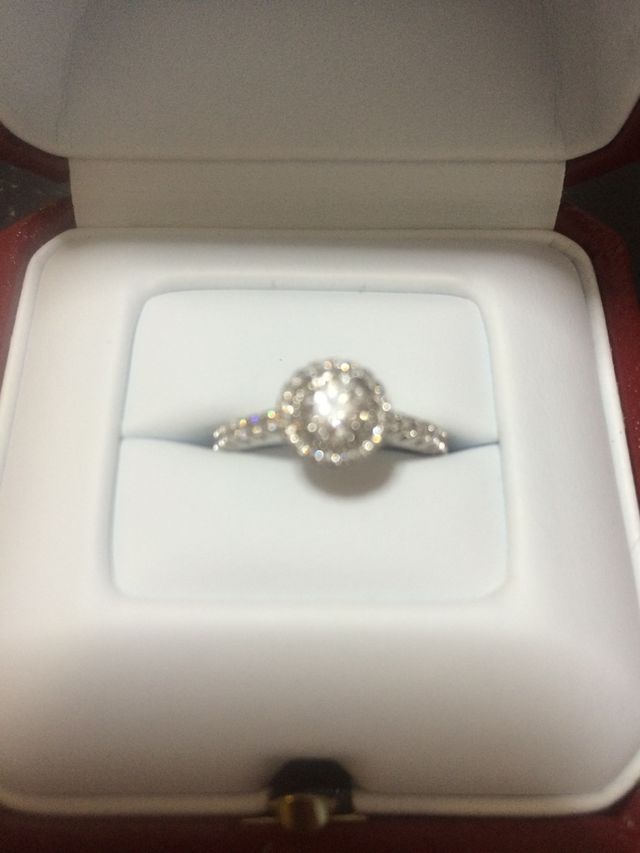 カルティエの指輪が欲しくて選びました。