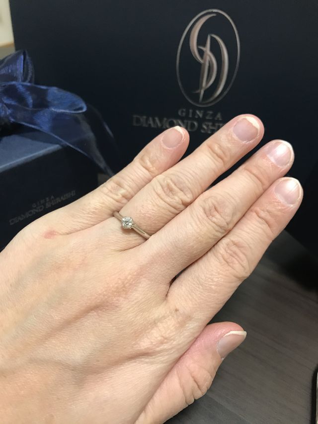 装着時の指馴染みがいいです。
0.206ctです。