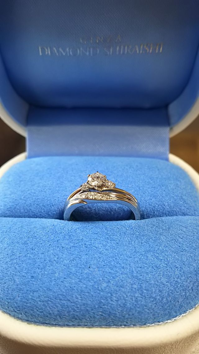 マリッジリングとエンゲージリングです。