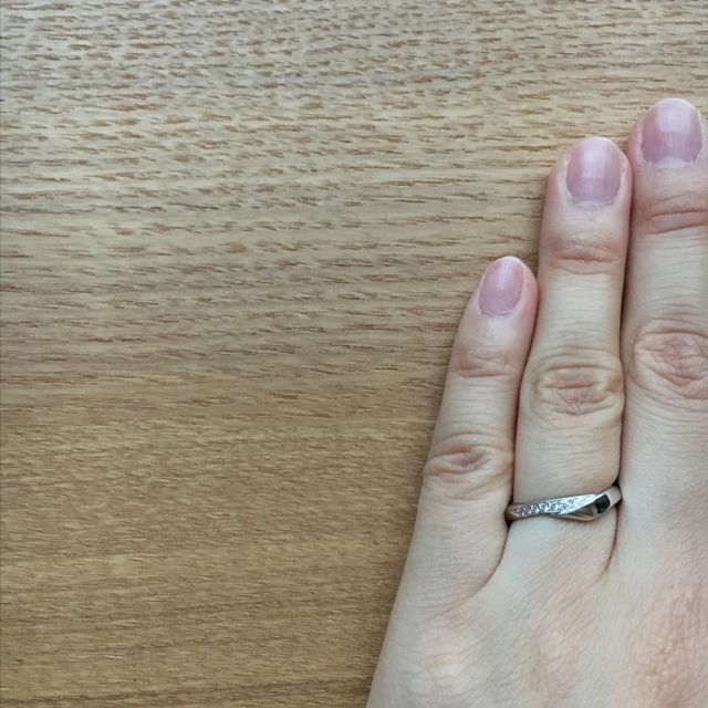 初めての指輪をつけたときの写真です。