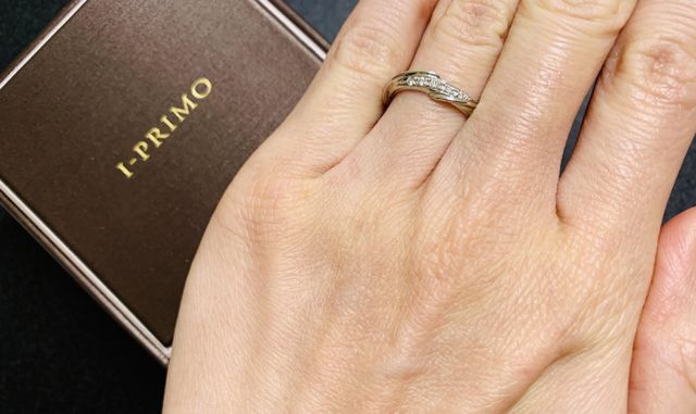 仕事の関係で外す時もあるため、緩めのサイズにしました。