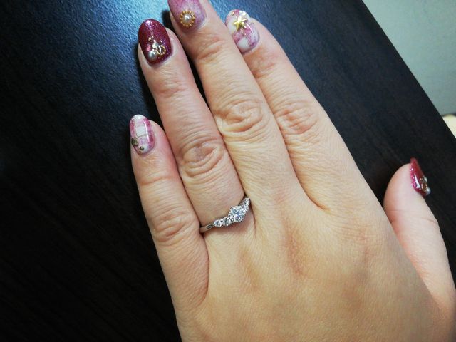 指が長く見え、年齢を重ねても愛用できるデザインです