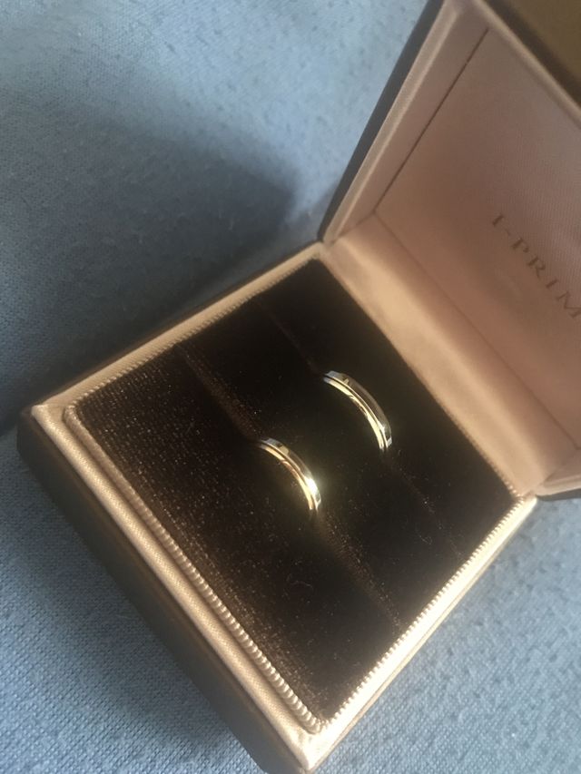 ペア
(男性用は艶消しタイプ)