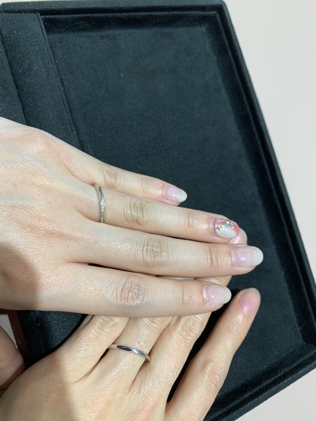 レディースは控えめだがダイヤの存在感があり良かった。