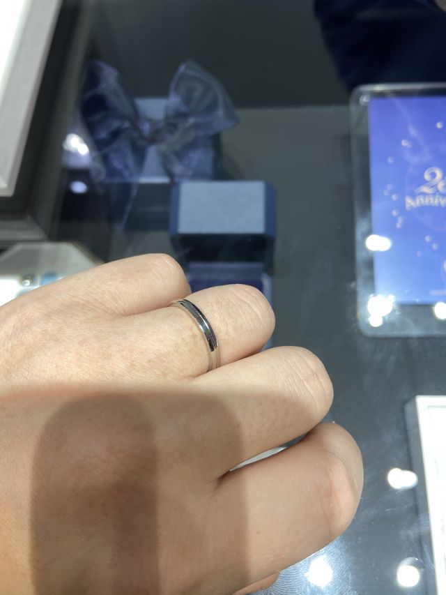 デザインはシンプルですが、付け心地は非常に良かったです。