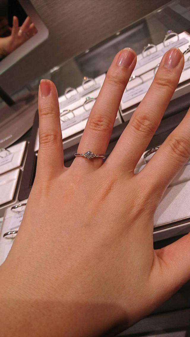 店舗で試着させてもらったときの写真です