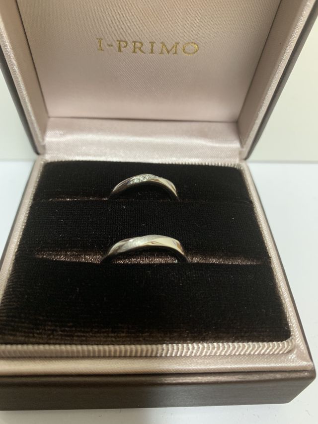 彼の指輪のデザインも気に入っています。