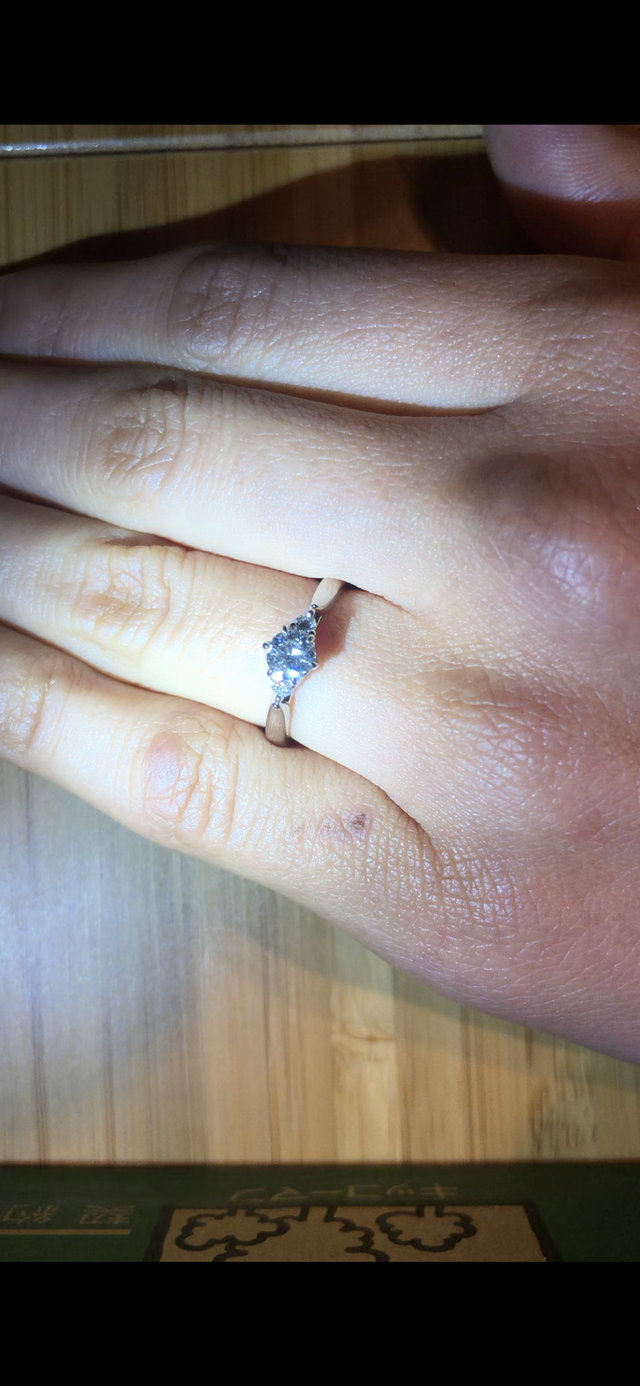 自宅で撮影したので美しさが伝わりにくいかもしれませんが