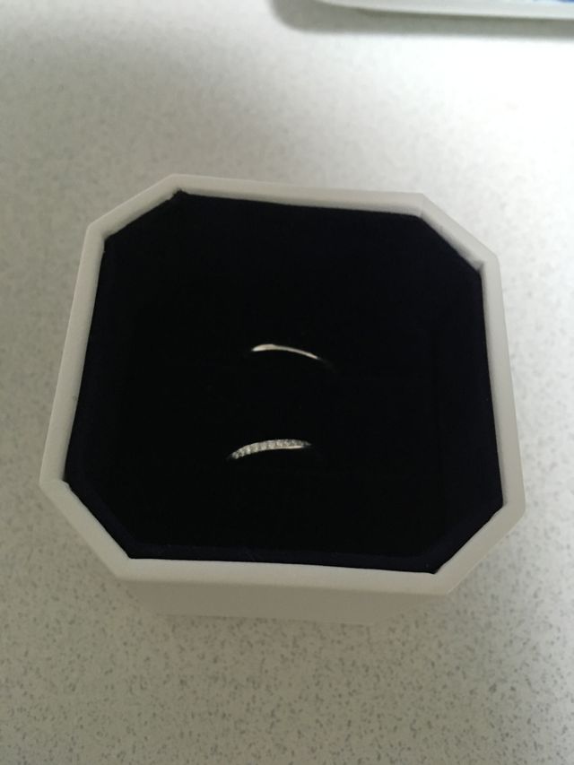 指輪ケースに二人分収納した状態です。
