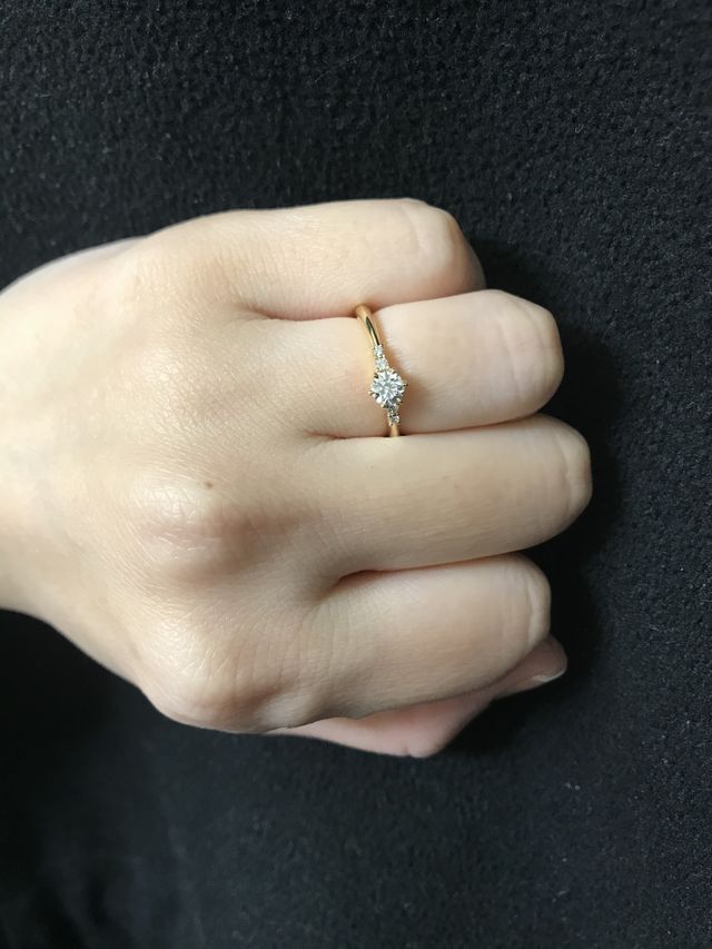 ダイヤの輝きがとても美しいです