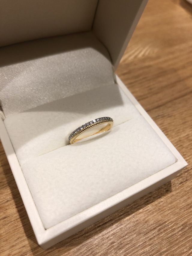 ケースに入れた時の写真
本当はもっとキラキラしてます