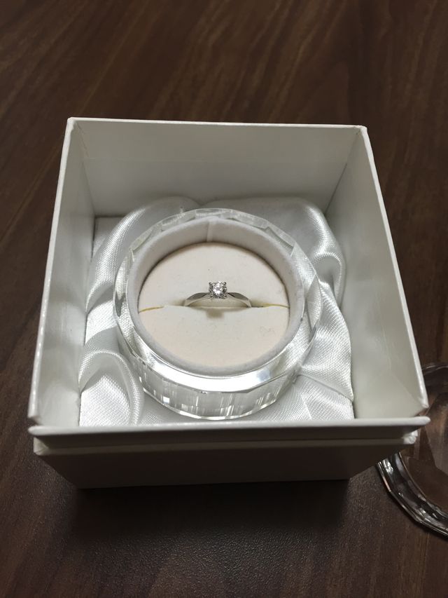 ケースは透明のガラスタイプ