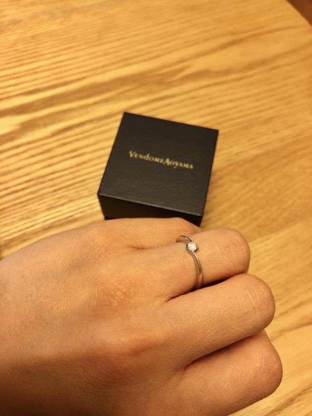 繊細かつ指が美しく見えるデザインです