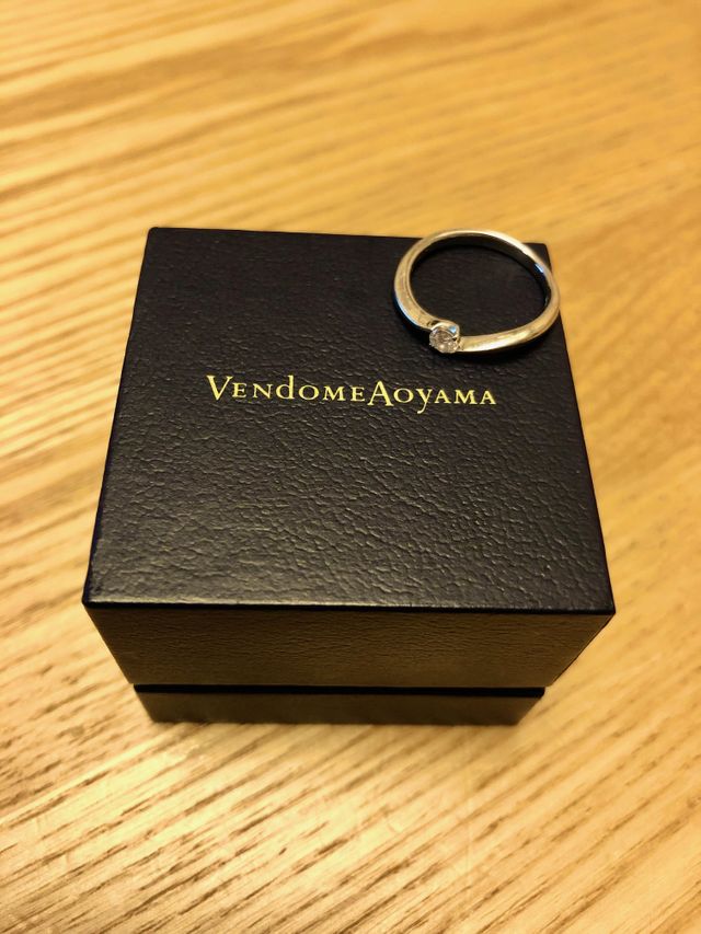 箱がシックなデザインで高級感があります