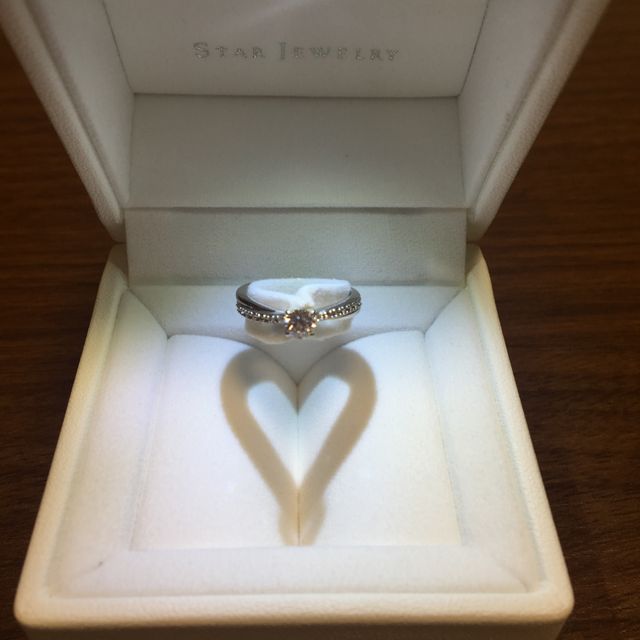 ボックスを開けるとハートの影ができます