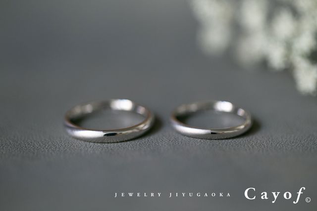 2種類のテクスチャーを合わせた結婚指輪です。