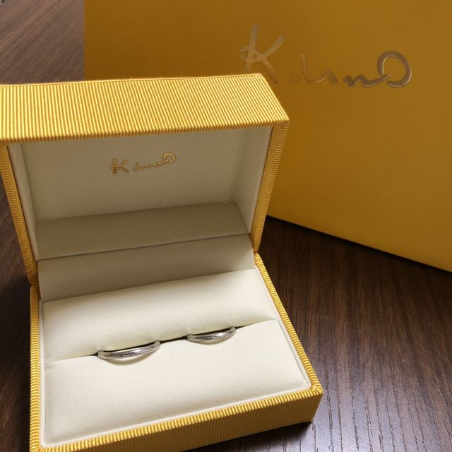 黄色いケースも素敵です。