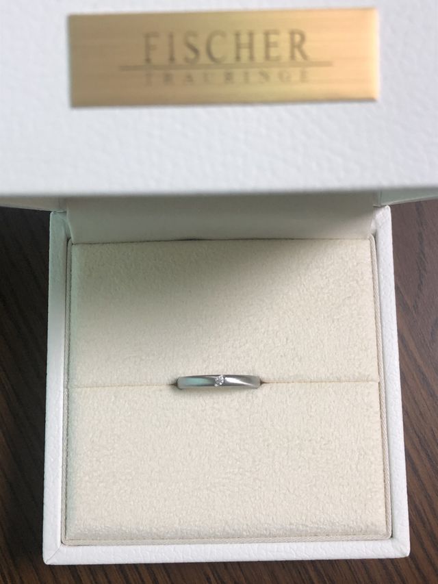 女性用のみダイヤを入れてもらいました