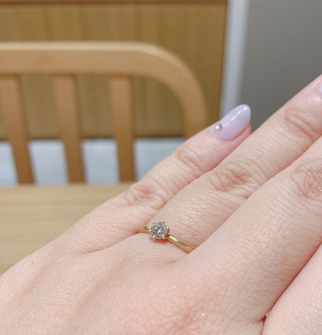 ゴールドの華奢なソリティア　0.2カラット