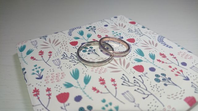 外側は旦那とお揃いに内側は自分の好きなものを詰め込みました！