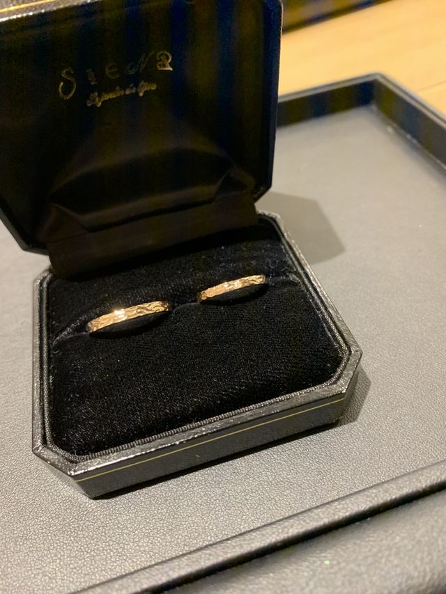 ツヤ加工でキラキラしています