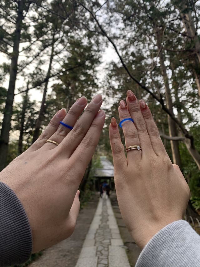 晴れた日は素敵な神社で写真を撮ってくれるサービスもある。