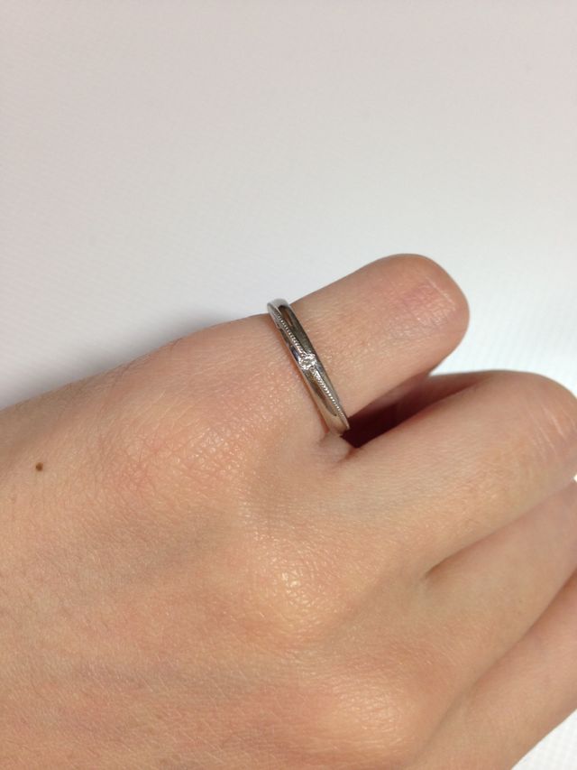 ミルウチが斜めに入っていて珍しいデザイン。