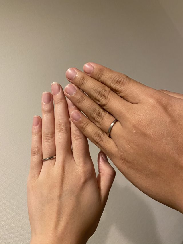 旦那の指輪はマット加工をしていただきました。