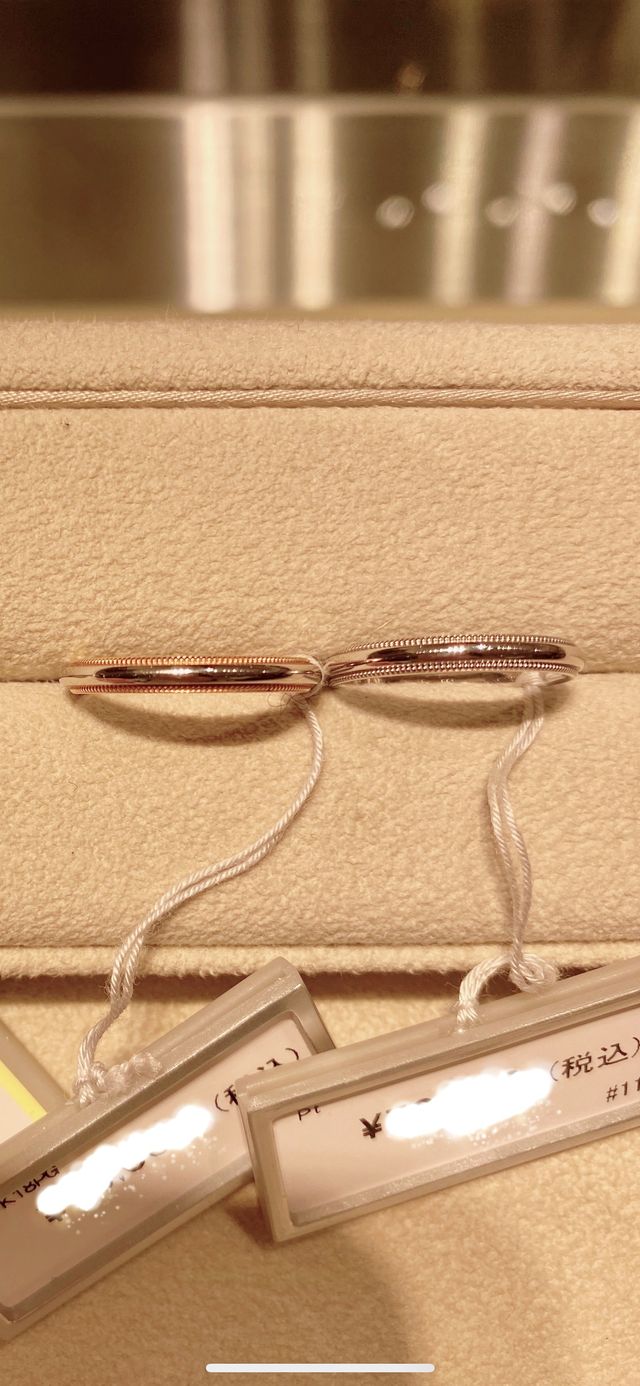 繊細なミル打ちがとても上品で可愛いです。