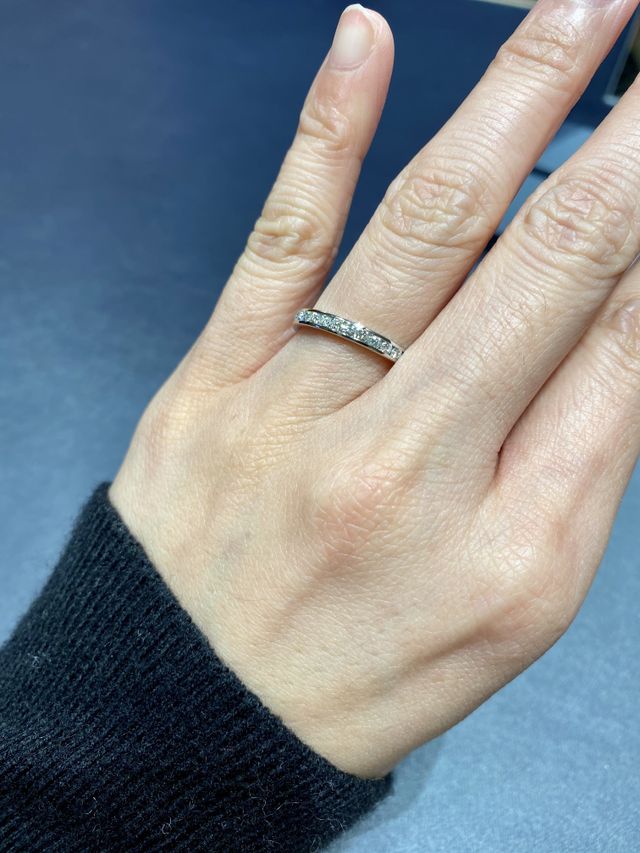 白くて上品な輝き