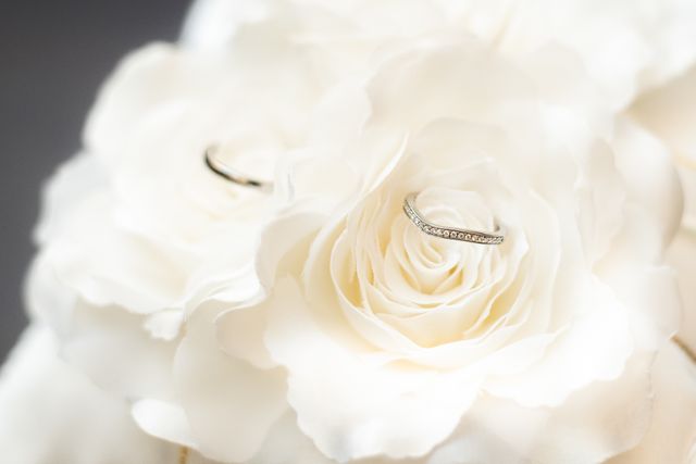 左が彼の指輪、右が私の指輪です。